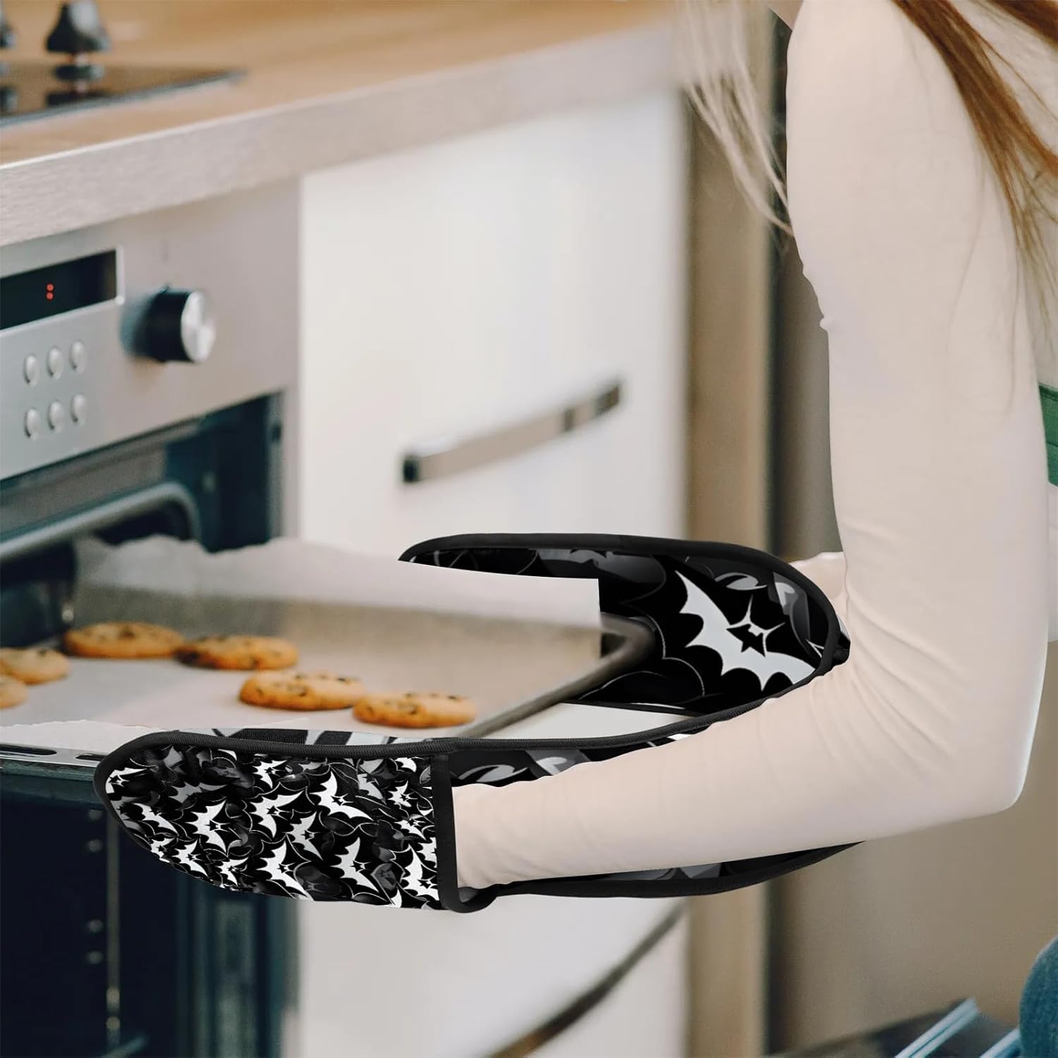Scare-Catching Halloween Bats Oven Mitts