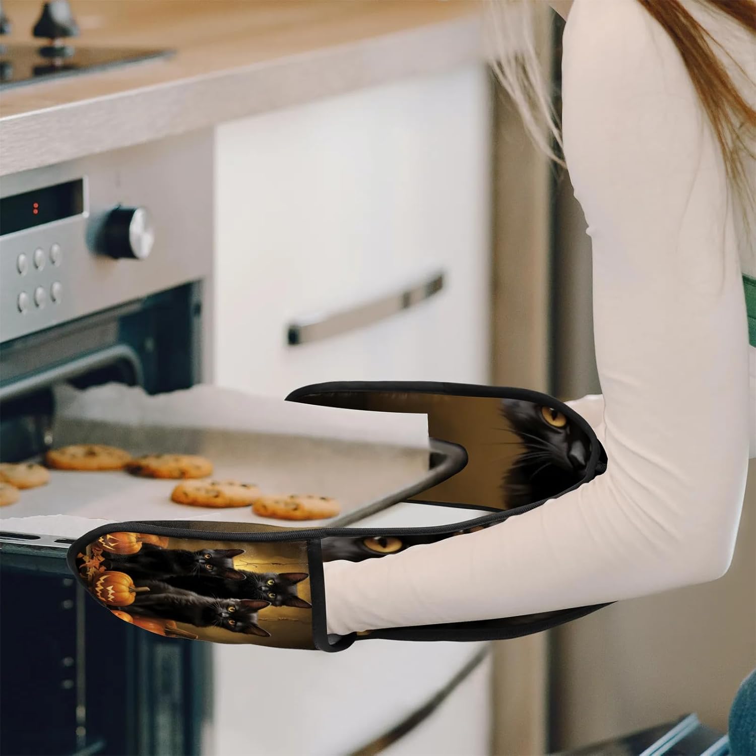 Thick Halloween Oven Mitts by Gublec