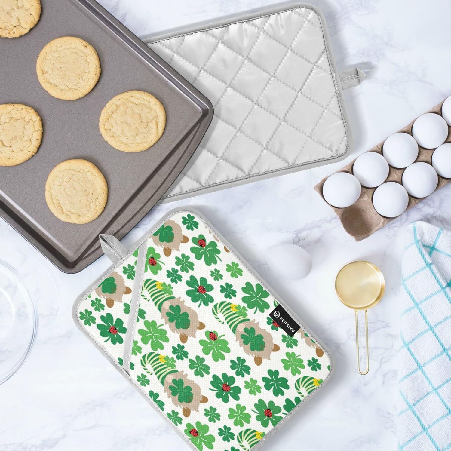 Lucky Green Clover Leaves with Gnomes Heat-Resistant Durable Oven Mitts